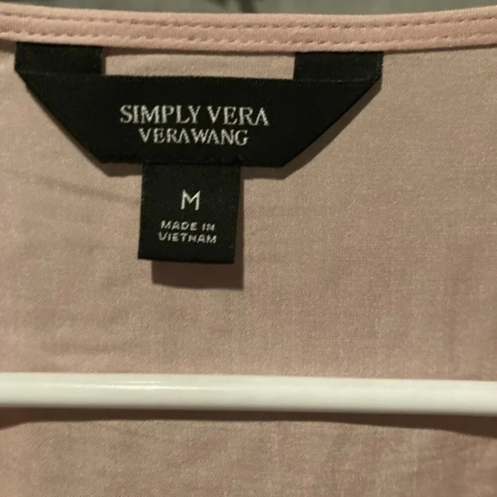 SIMPLY VERA Ruffle Trim Pink Women's Blouse Relaxed Fit Lightweight Medium NWOT!